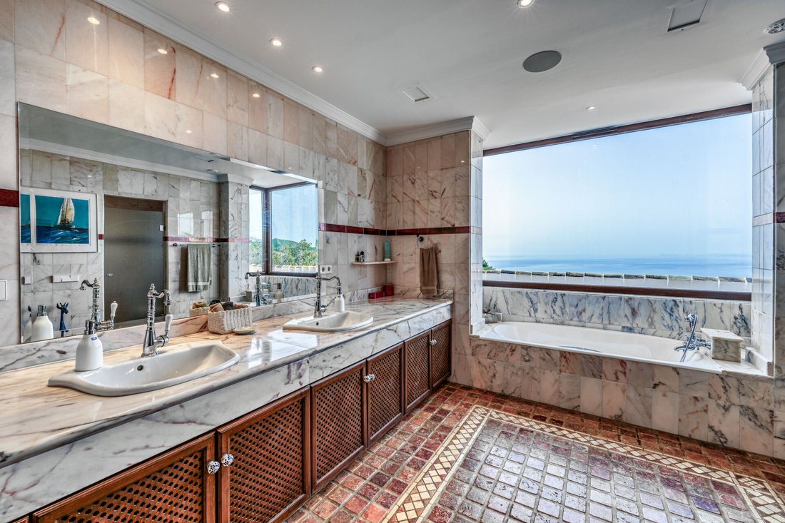 Finca in Elviria-Cabopino, Marbella, Spain 4 - 18079400
