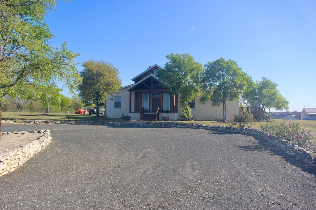 Farm Ranch in New Braunfels, Texas, United States 2 - 18077860