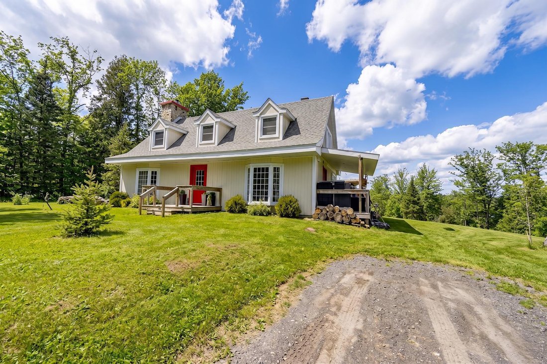 House in Piedmont, Quebec, Canada 3 - 17540095