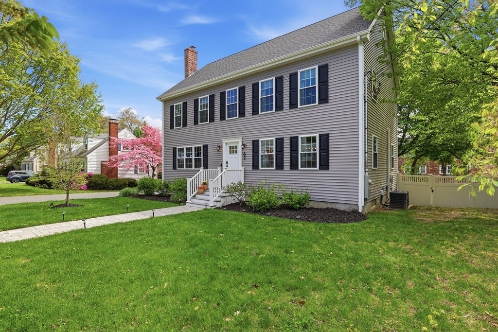 House in Norwood, Massachusetts, United States 2 - 18072028