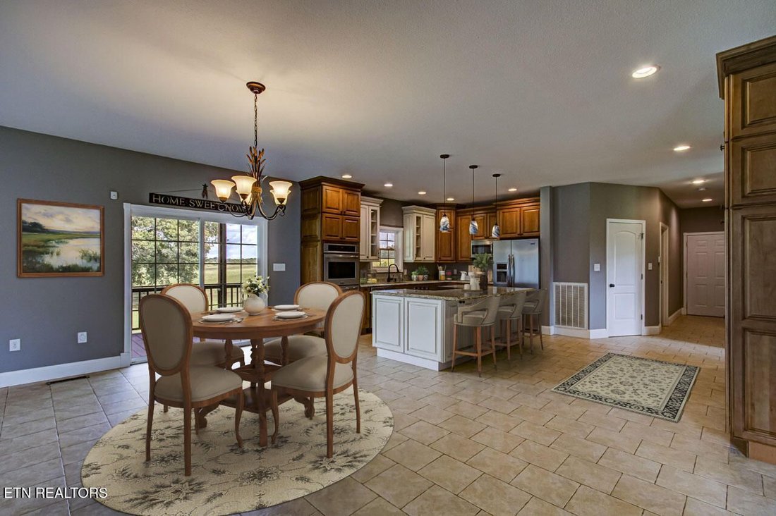 House in Dandridge, Tennessee, United States 4 - 18078032