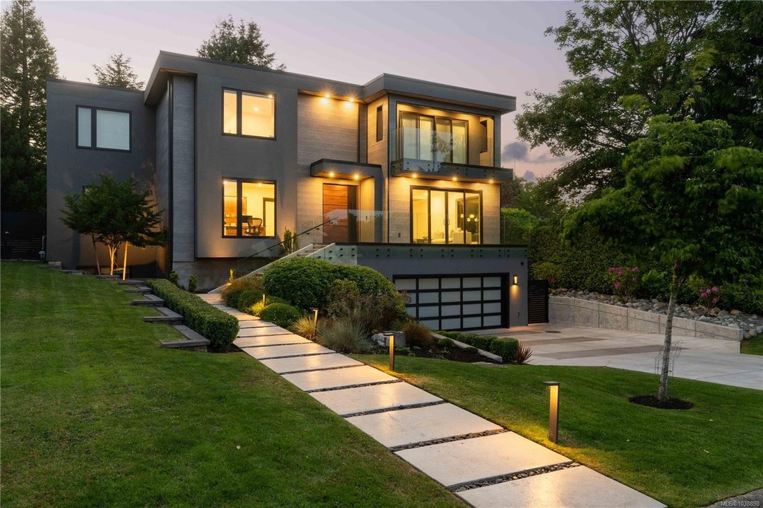 House in Oak Bay, British Columbia, Canada 1 - 18076656