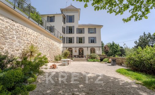 House in Les-Collines, Vienne, France 1