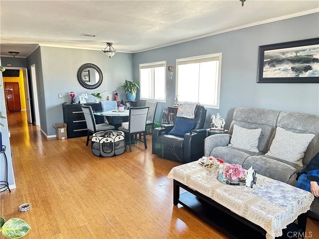 Los Angeles, California, United States 5 - 18079476
