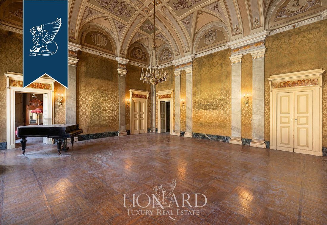 Villa in Center, Cremona, Lombardy 2 - 18077113