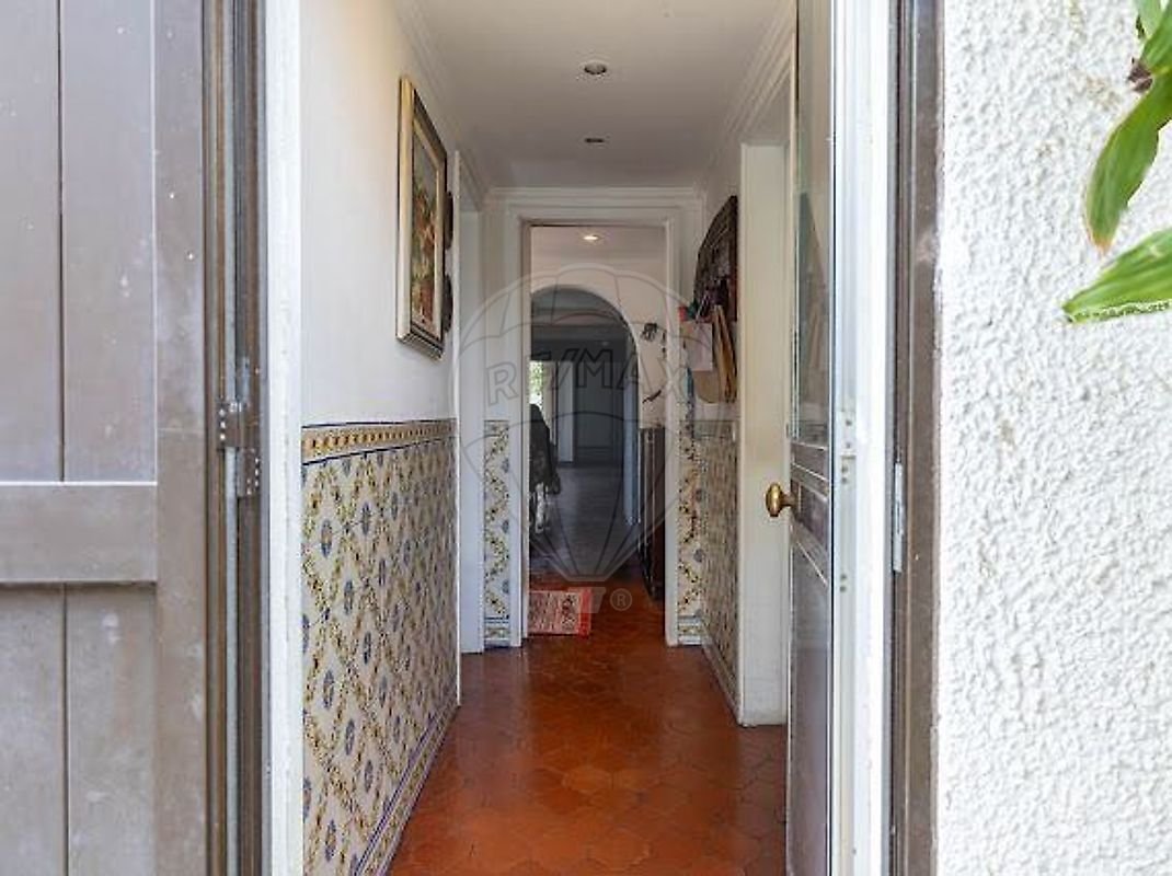 House in Carnaxide e Queijas, Lisbon, Portugal 2 - 18072859