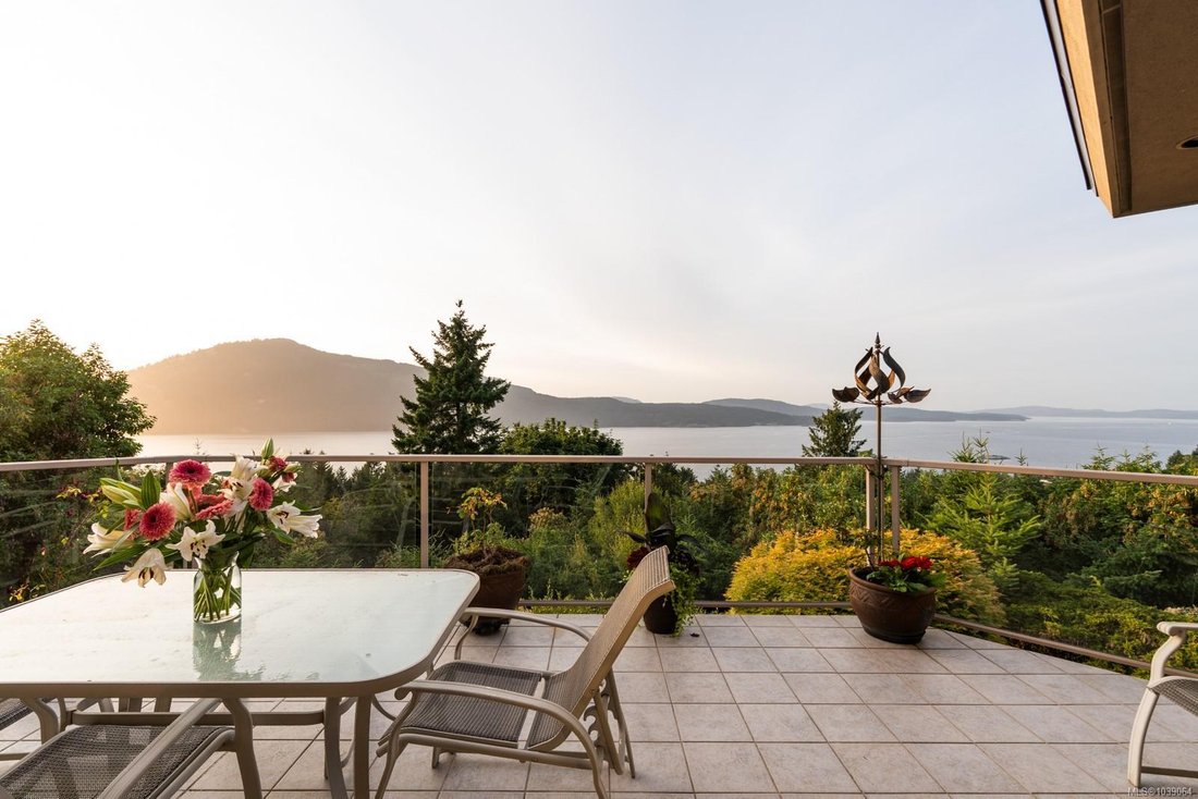 House in North Saanich, British Columbia, Canada 1 - 18076674
