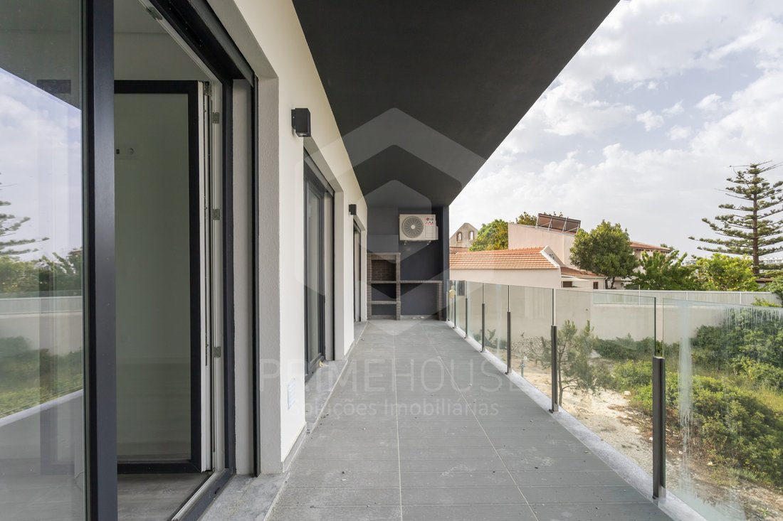 Apartment in Charneca de Caparica e Sobreda, Setubal, Portugal 1 - 17723646