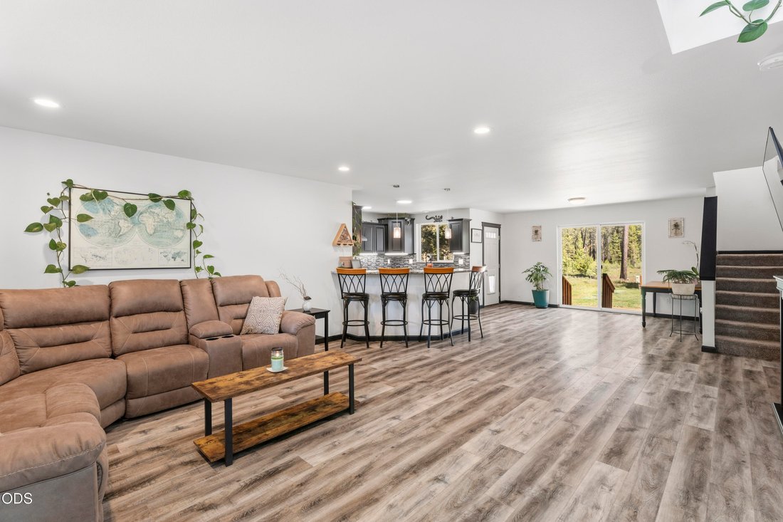 House in La Pine, Oregon, United States 4 - 18074675