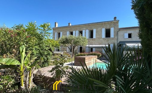 House in Nord Est, Saint-André-de-Cubzac, France 1