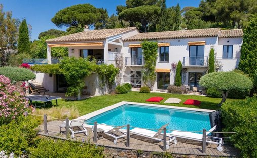 Villa in La Croix-Valmer, Provence-Alpes-Côte d'Azur, France 1