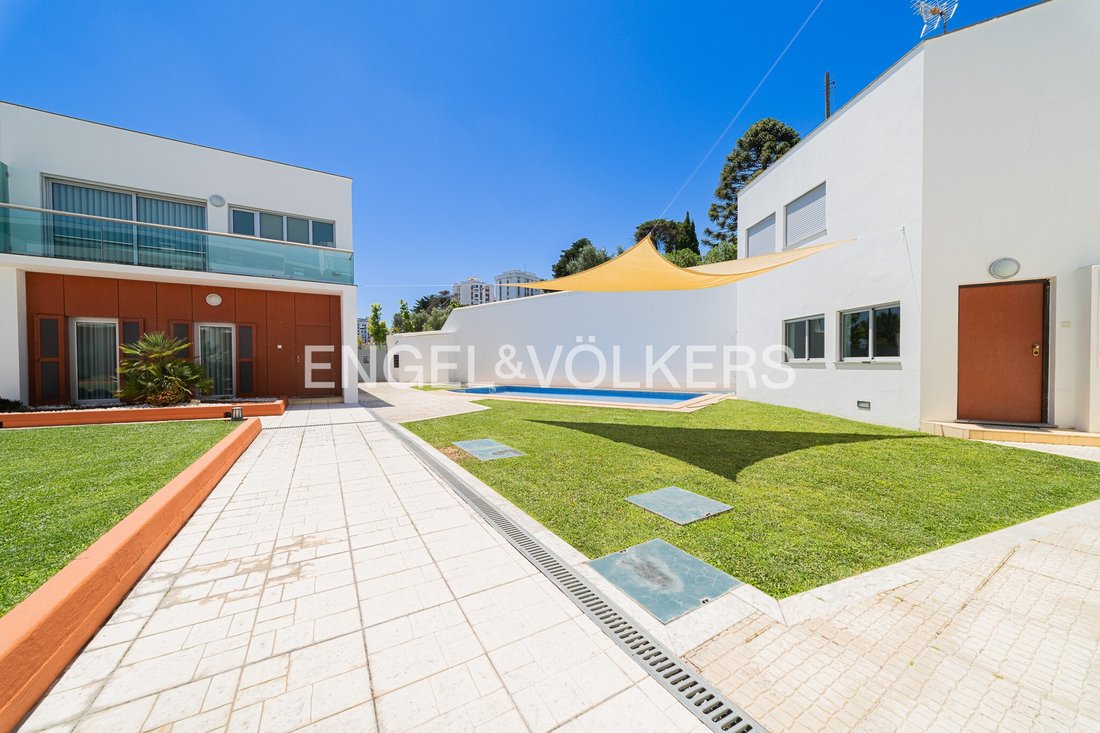 House in Povoa de Santa Iria e Forte da Casa, Lisbon, Portugal 1 - 18077049