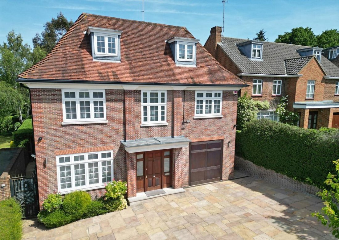 House in Hampstead Garden Suburb, Barnet, England 1 - 18071580