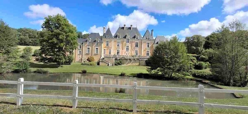 Château à Poitiers, Nouvelle-Aquitaine, France 4 - 16054356