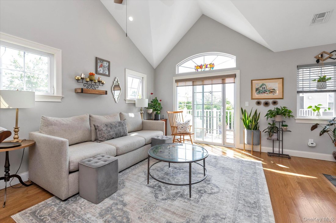 Condo in Copiague, New York, United States 2 - 18072819