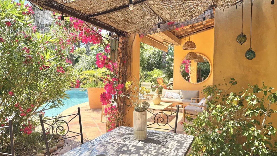 House in Hyeres, Provence-Alpes-Côte d'Azur, France 4 - 18072961