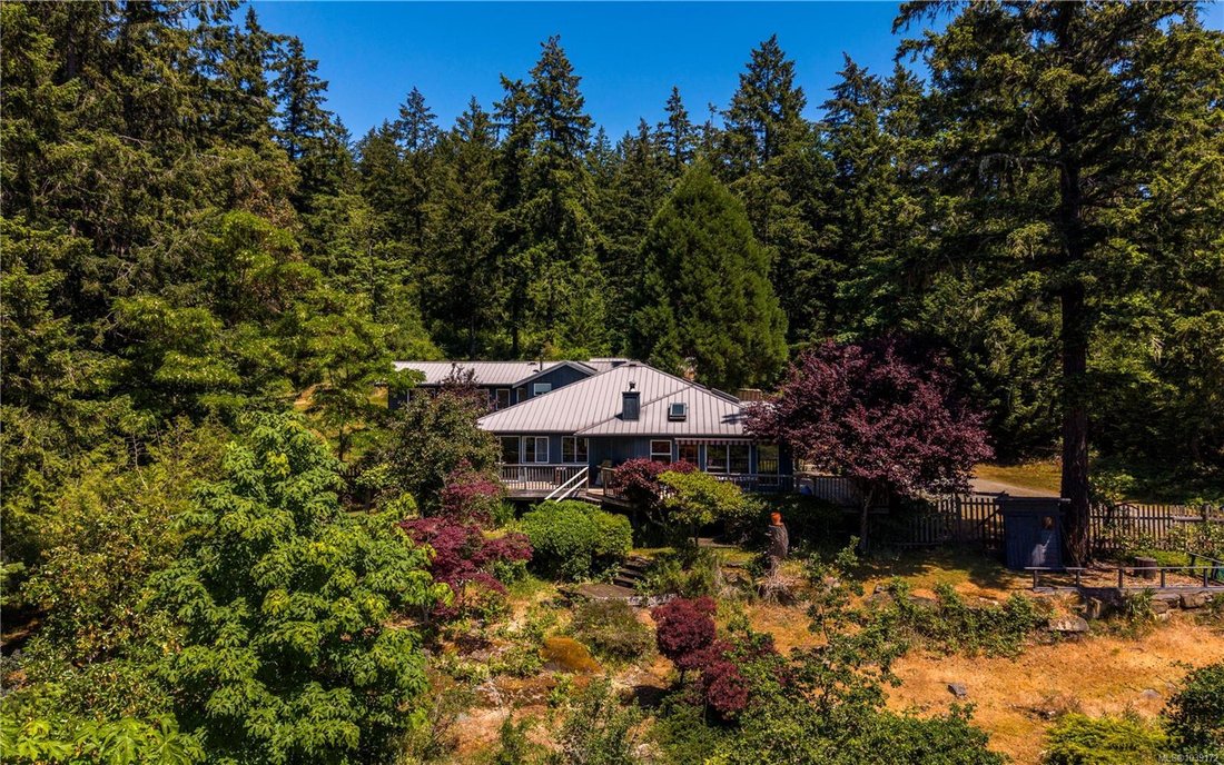 House in Saltspring Island, British Columbia, Canada 1 - 18076689
