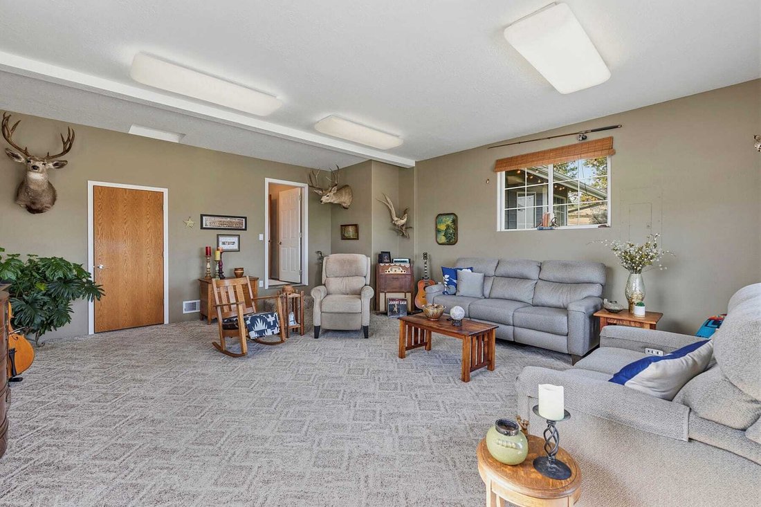 House in Madras, Oregon, United States 5 - 18074210