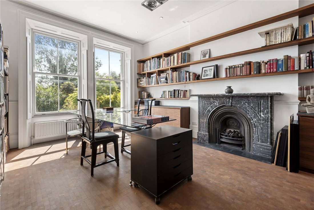House in Chiswick, Hounslow, England 5 - 18072540