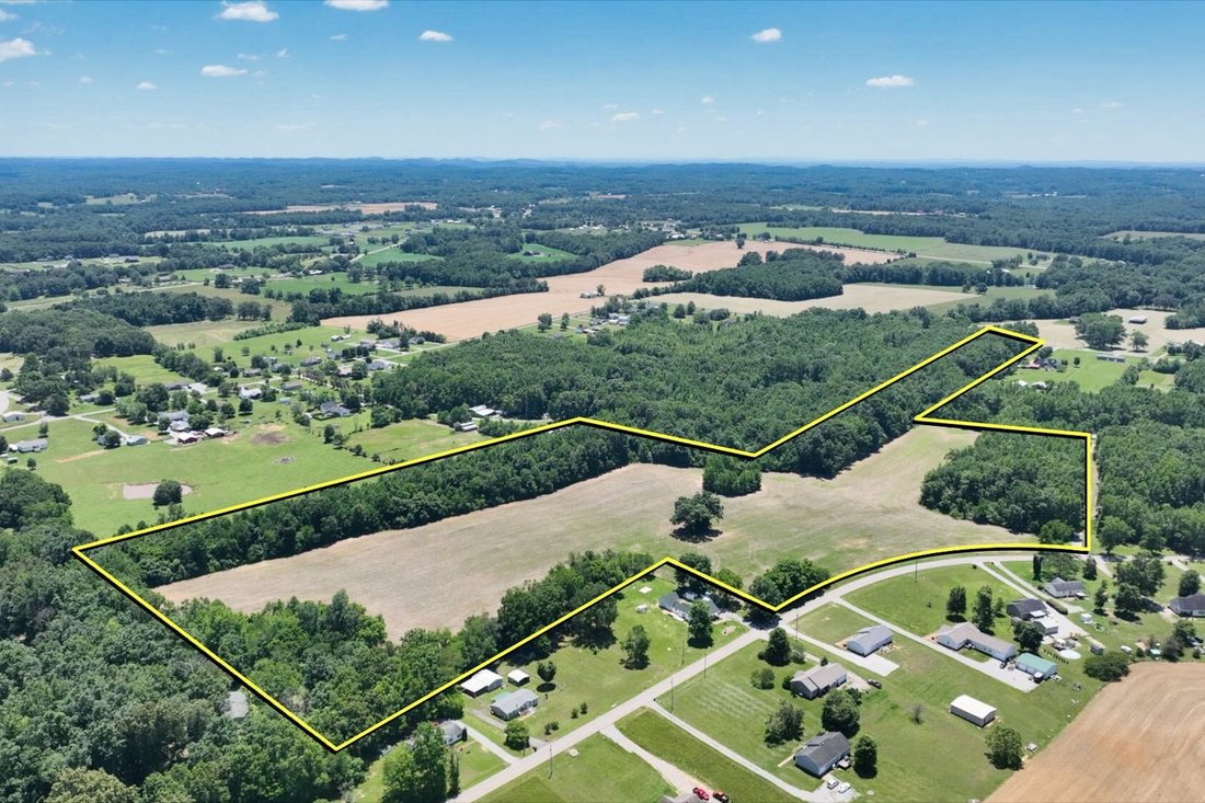 Farm Ranch in Portland, Tennessee, United States 1 - 18079574