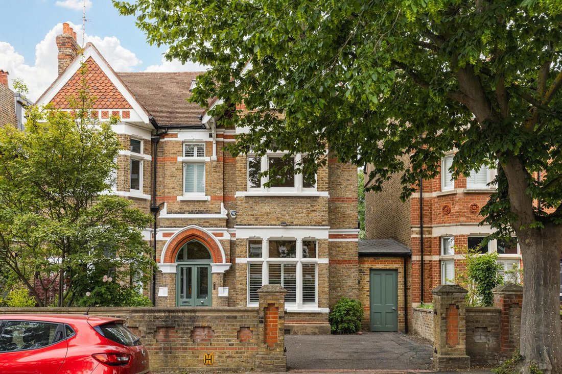 House in West Ealing, Ealing, England 1 - 18078822