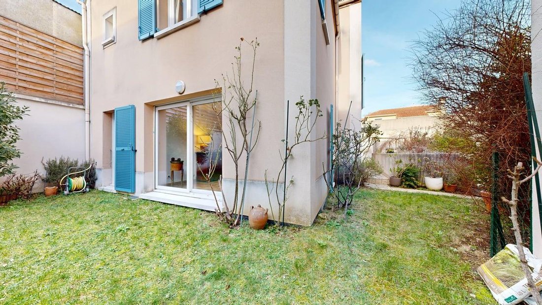 Villa in Centre, Nanterre, France 2 - 18073626