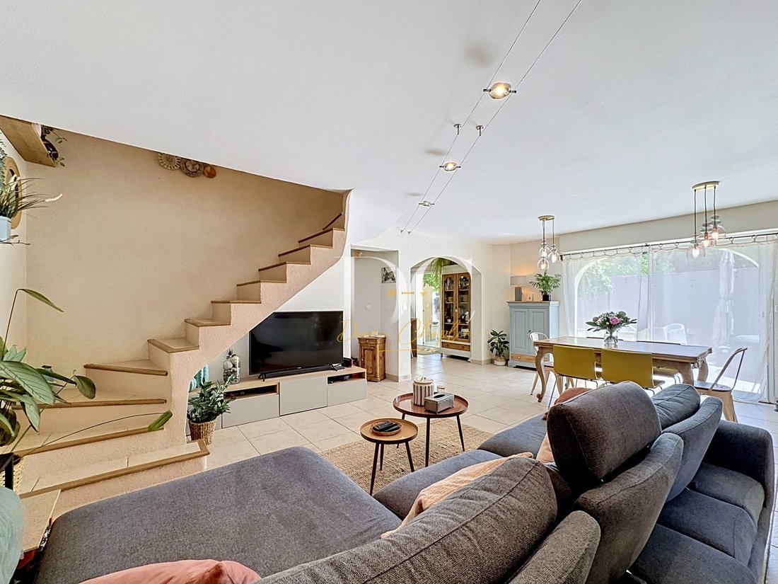 House in Châteauneuf-de-Gadagne, Provence-Alpes-Côte d'Azur, France 4 - 18078068