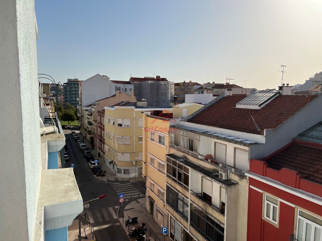 Apartment in Areeiro, Lisbon, Portugal 2 - 18077013