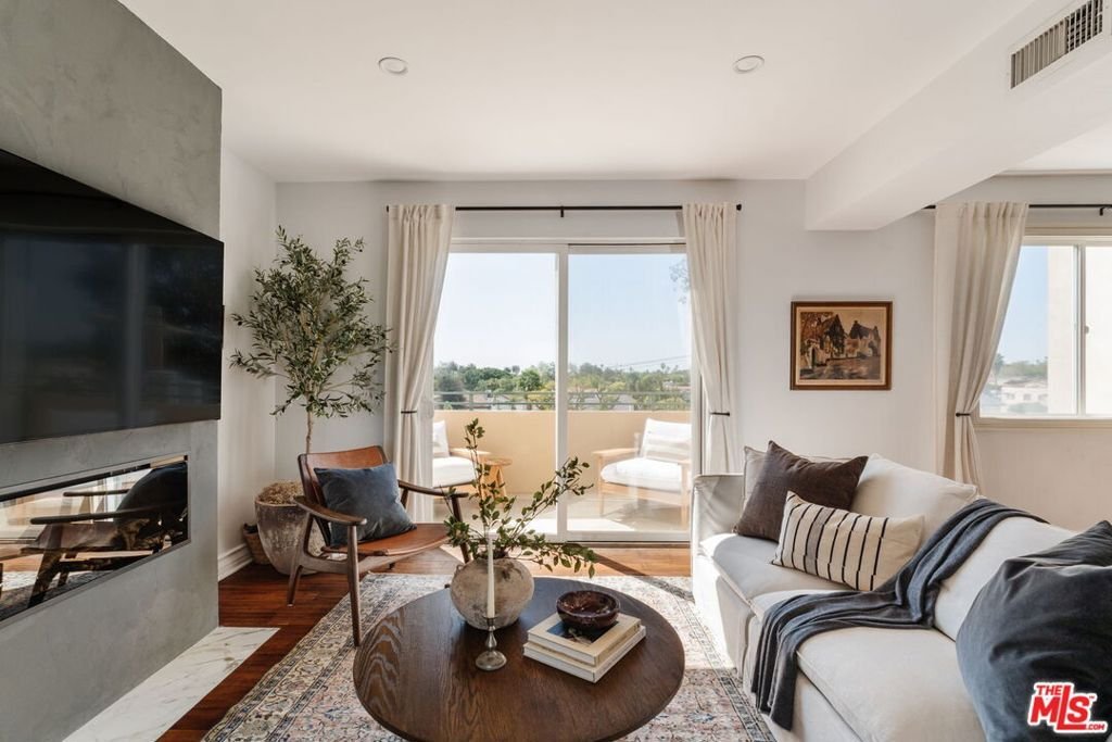 Condo in Los Angeles, California, United States 1 - 18074767