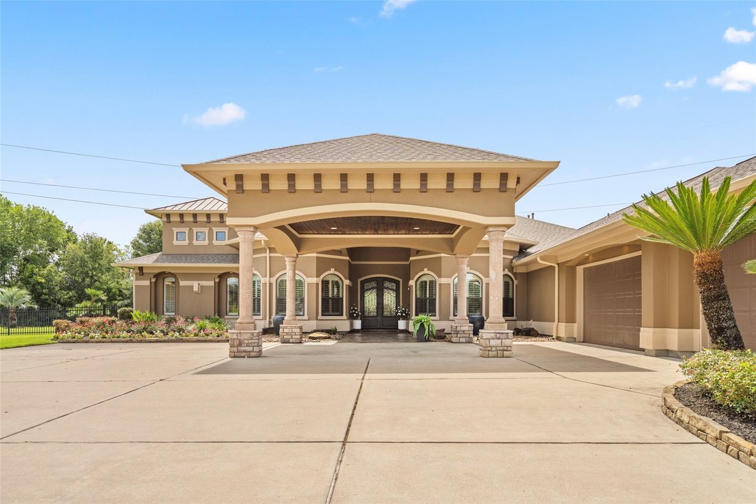 House in Friendswood, Texas, United States 3 - 18074174
