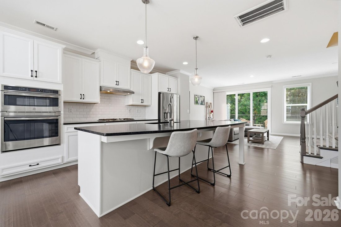 Townhouse in Charlotte, North Carolina, United States 1 - 18077689