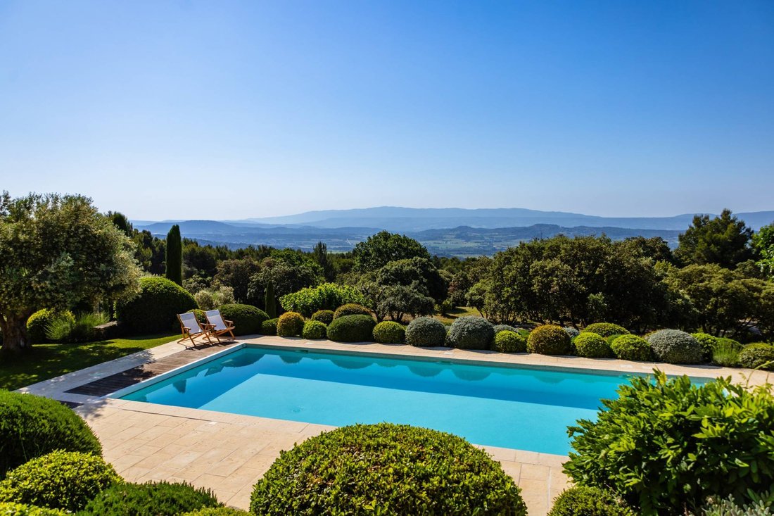 Estate in Joucas, Provence-Alpes-Côte d'Azur, France 2 - 18037232