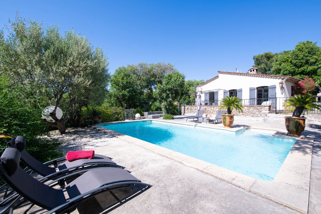 House in Ville-Les Saquedes-Le Bouillonnet, Sainte-Maxime, France 2 - 18073087