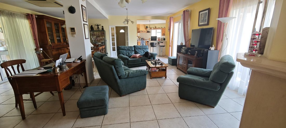 Villa in Lamalou-les-Bains, Occitania, France 4 - 18078023