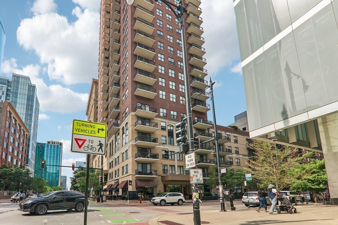 Condo in Chicago, Illinois, United States 1 - 18072433