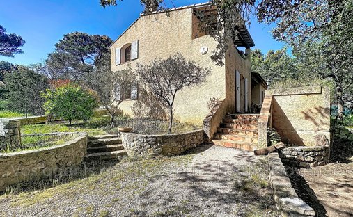 Villa in Puyloubier, Provence-Alpes-Côte d'Azur, France 1