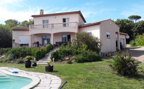 Villa in Lamalou-les-Bains, Occitania, France 1