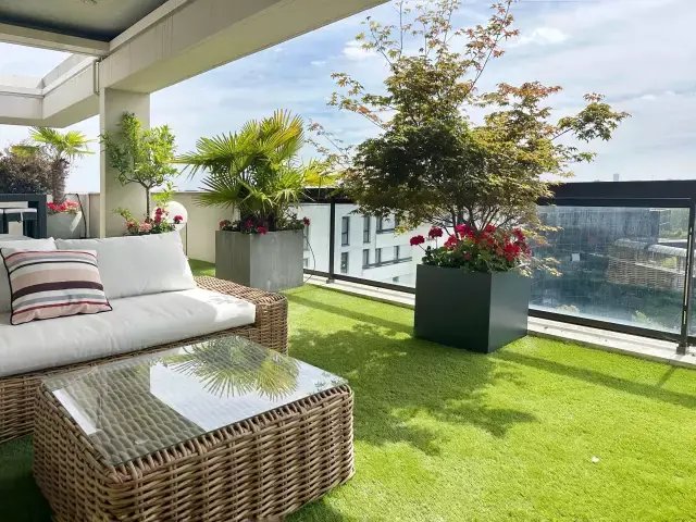 Wohnung in Suresnes, Île-de-France, Frankreich 1 - 15908222