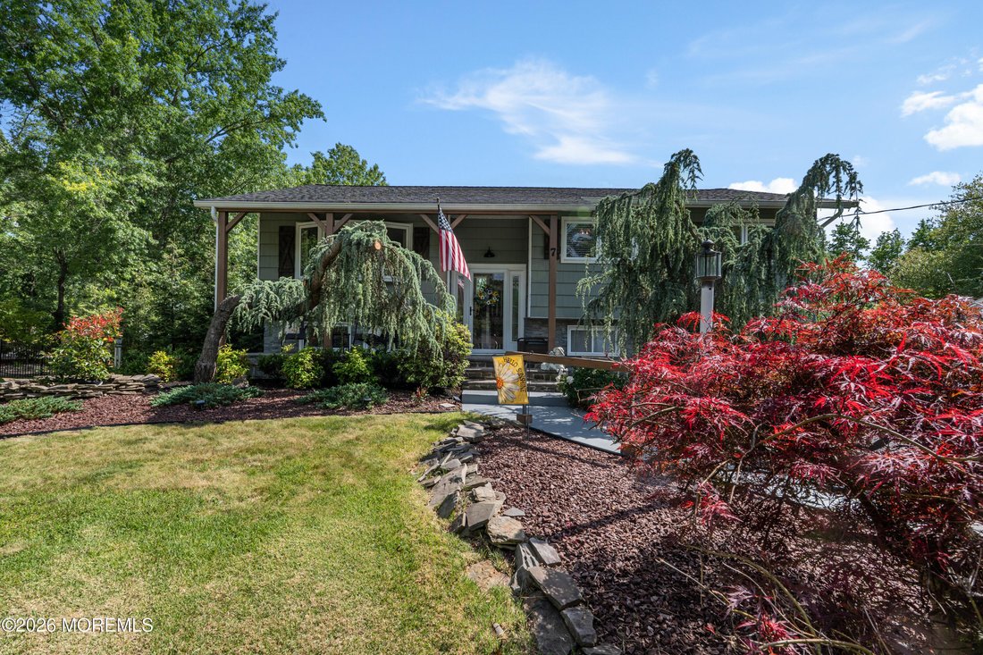 House in Manalapan Township, New Jersey, United States 1 - 18078396