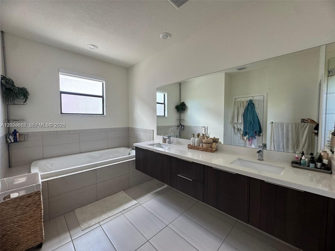 House in Doral, Florida, United States 4 - 18074899