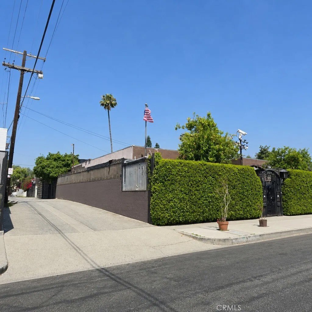 Los Angeles, California, United States 5 - 18079436