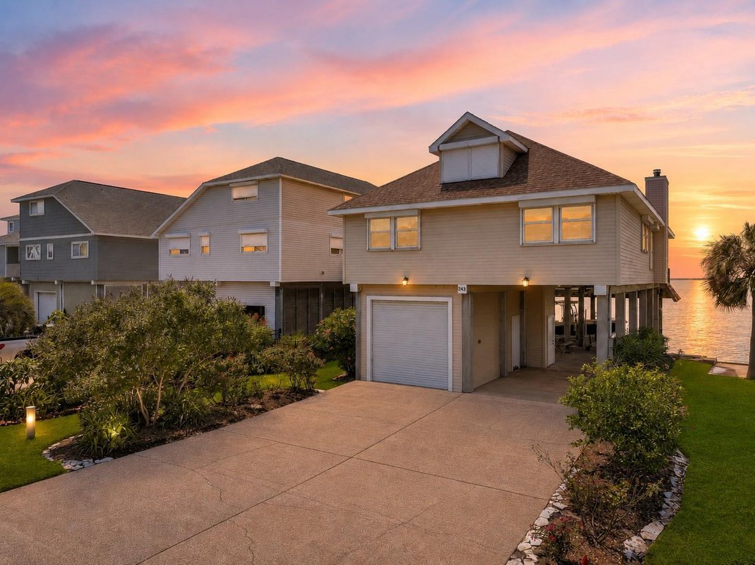House in Galveston, Texas, United States 1 - 18075747