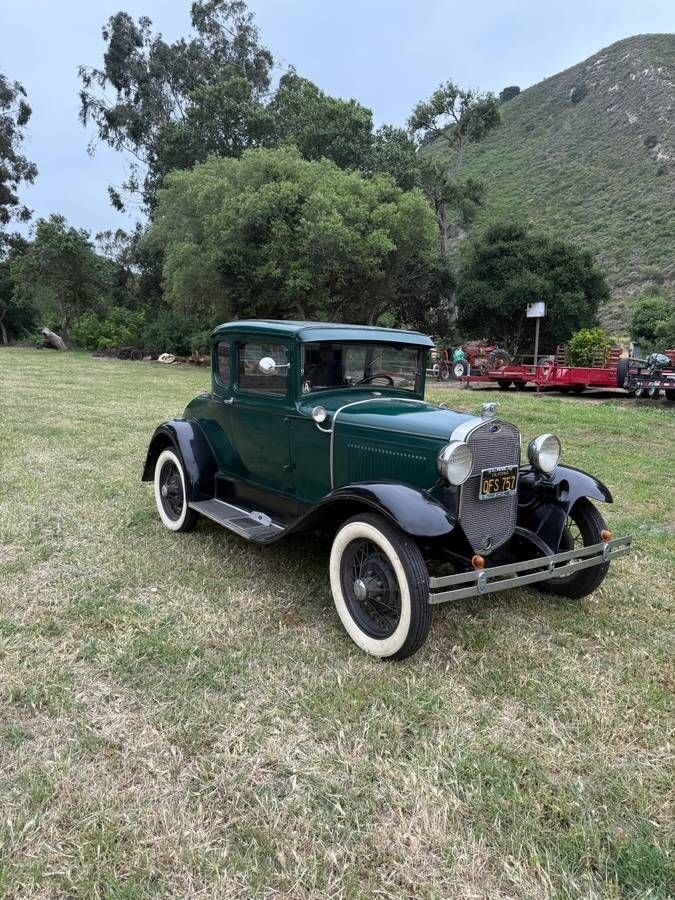 Coupe in Glendale, United States 1 - 18079181