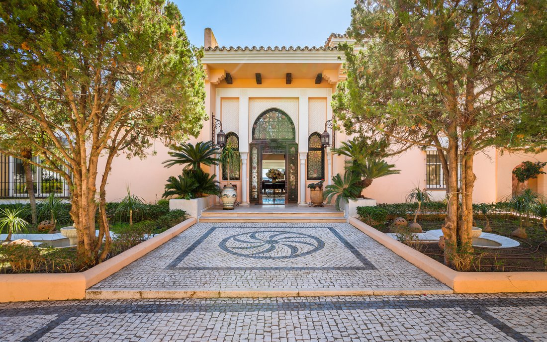 Villa in Estepona, Andalusia, Spain 2 - 18079417