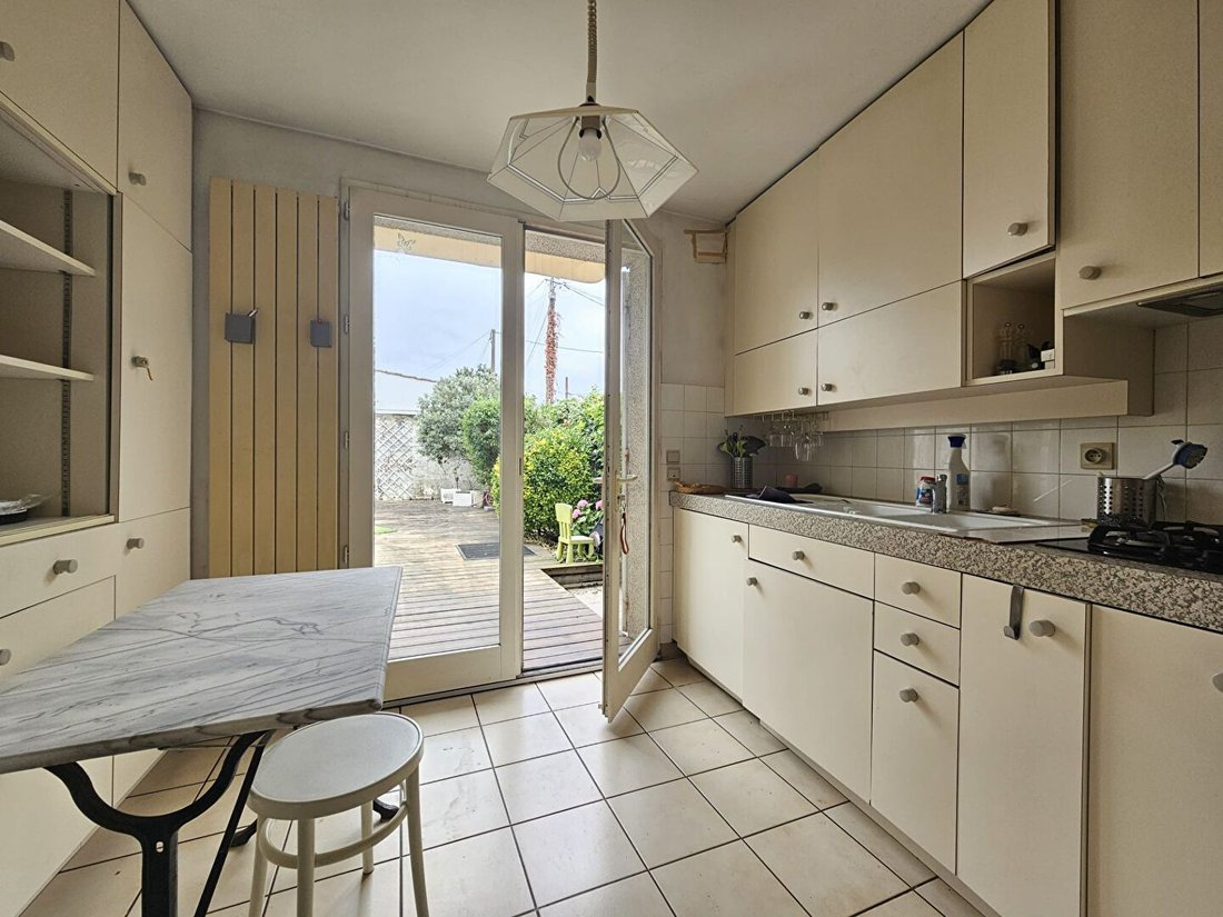 House in Jean Moulin, Le Bouscat, France 3 - 18075745