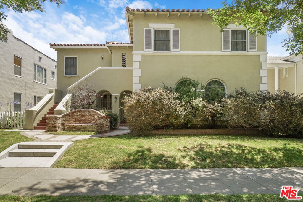 Beverly Hills, California, United States 1 - 18074819