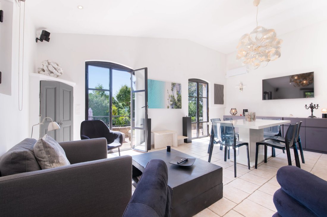 House in Ville-Les Saquedes-Le Bouillonnet, Sainte-Maxime, France 4 - 18073087