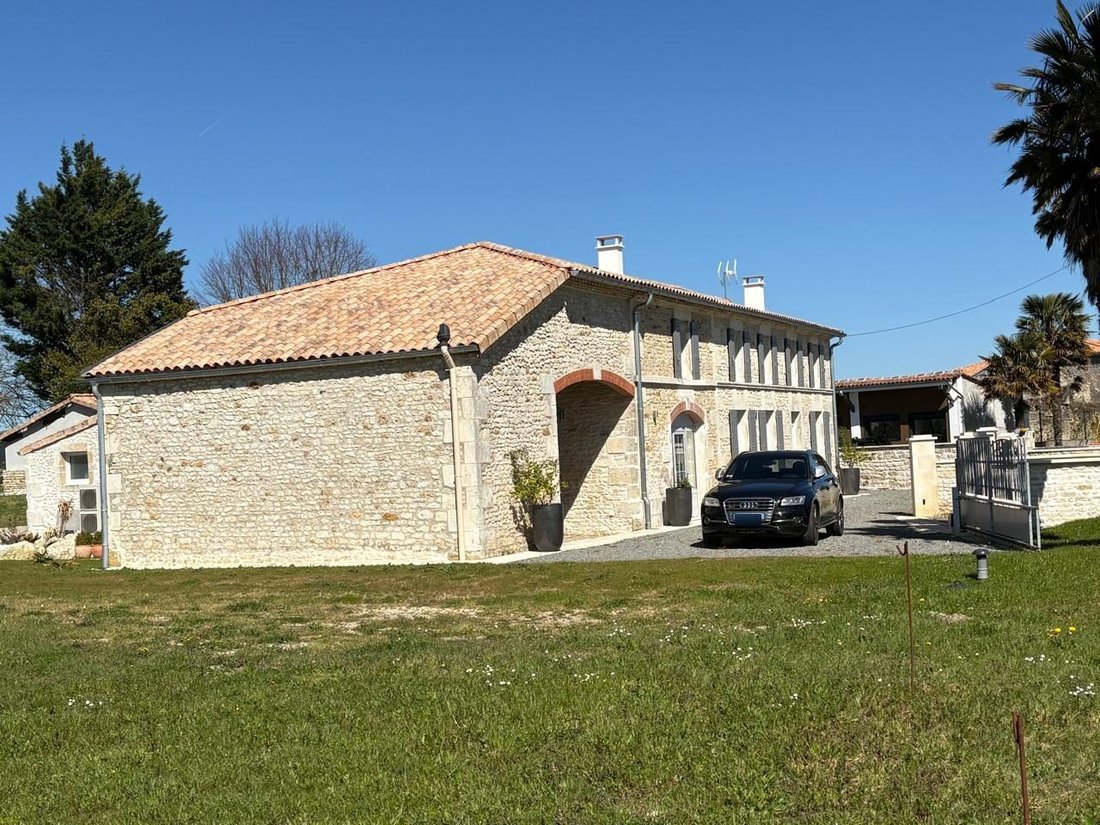 House in Epargnes, Nouvelle-Aquitaine, France 1 - 18078003