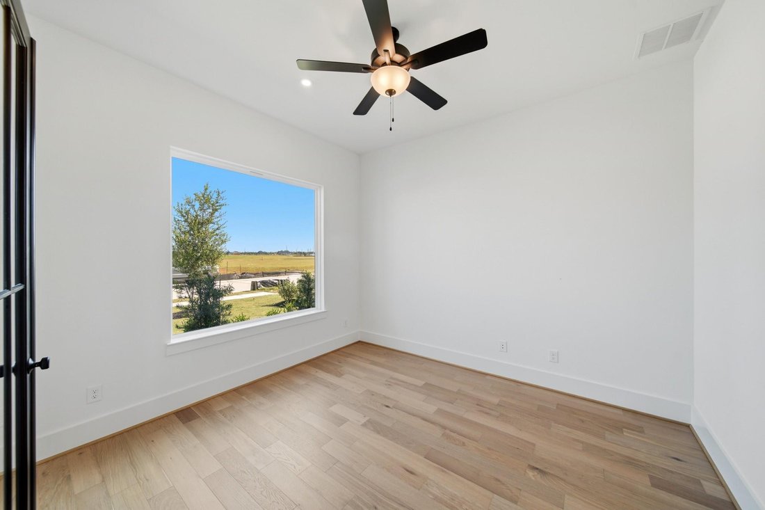 House in Friendswood, Texas, United States 4 - 18075811