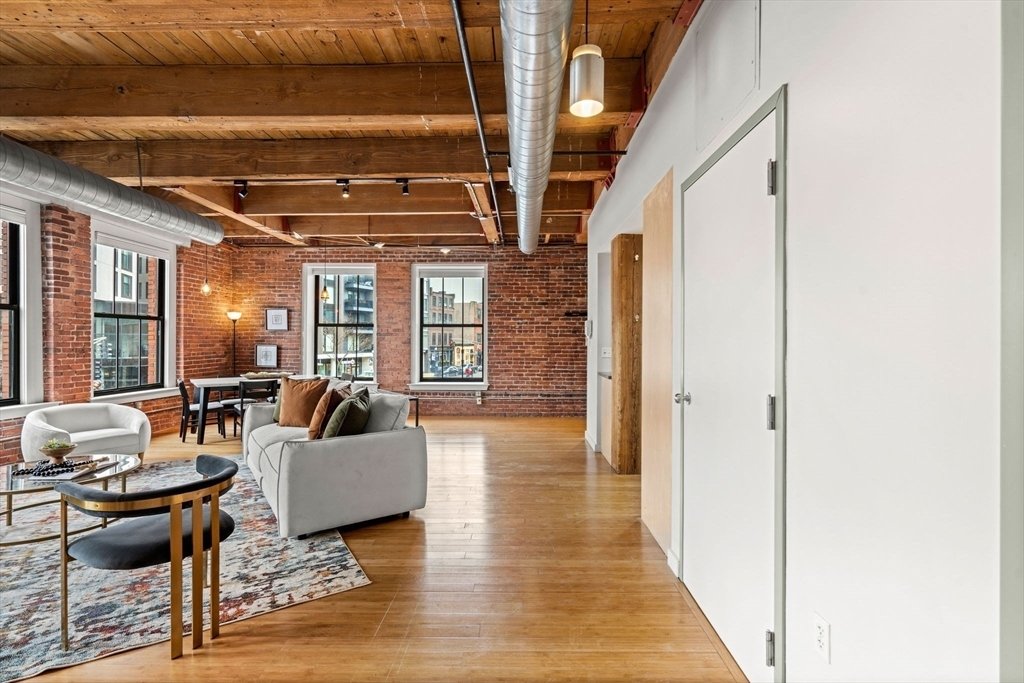 Condo in Boston, Massachusetts, United States 5 - 18076650